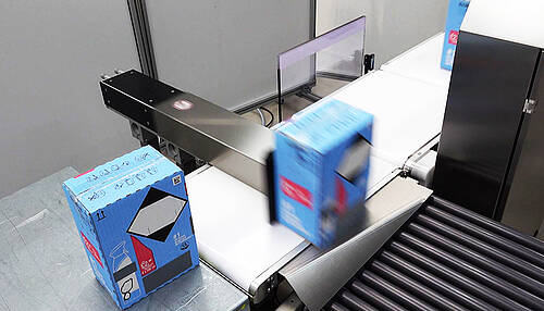 Reliable weight control of shipping cases by HC-M-ML
