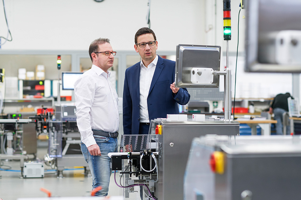 Inspections at Wipotec Inspecting our automatic high-speed checkweighers